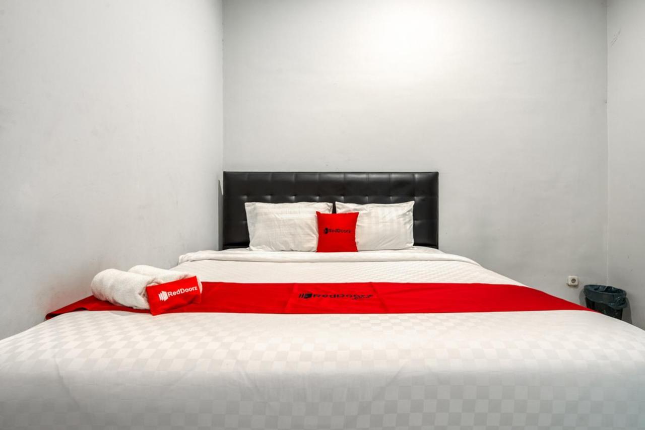 Hotel Reddoorz Near Surabaya Zoo Zewnętrze zdjęcie